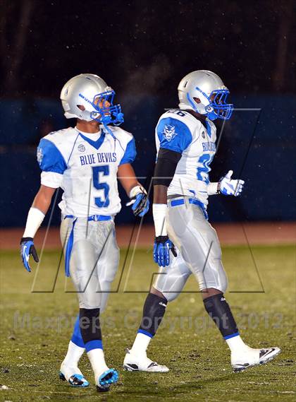 Thumbnail 1 in Staples vs. West Haven (CIAC Class LL Quarterfinal) photogallery.