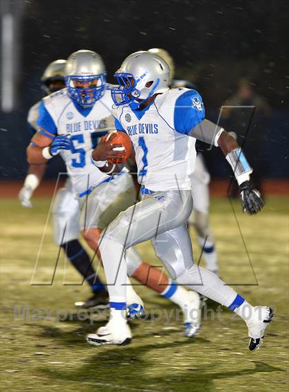 Thumbnail 3 in Staples vs. West Haven (CIAC Class LL Quarterfinal) photogallery.