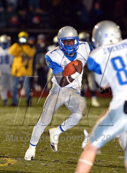 Thumbnail 1 in Staples vs. West Haven (CIAC Class LL Quarterfinal) photogallery.