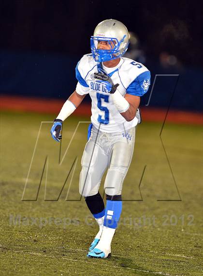 Thumbnail 2 in Staples vs. West Haven (CIAC Class LL Quarterfinal) photogallery.