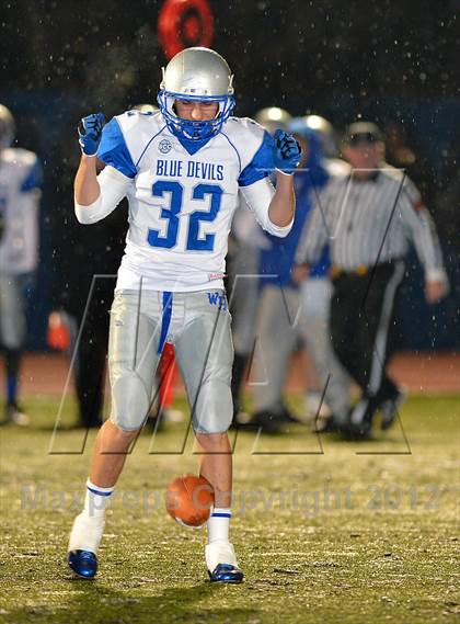 Thumbnail 1 in Staples vs. West Haven (CIAC Class LL Quarterfinal) photogallery.