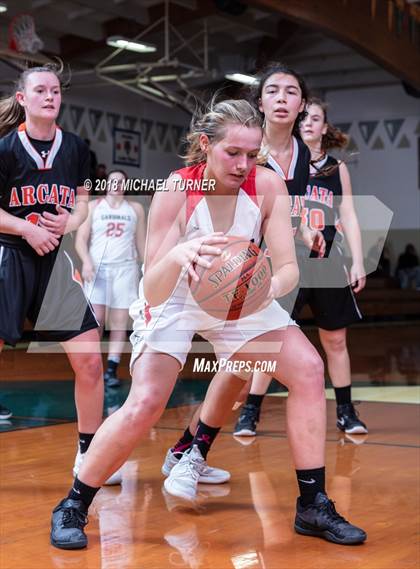 Thumbnail 2 in Corning vs. Arcata photogallery.