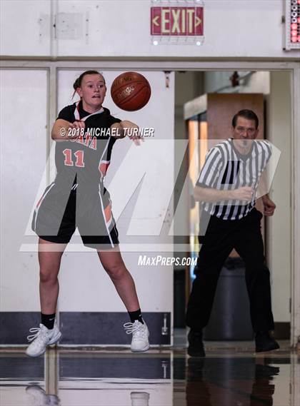 Thumbnail 2 in Corning vs. Arcata photogallery.