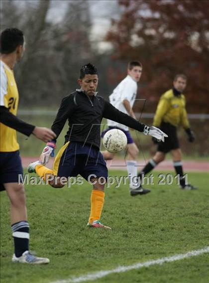Thumbnail 2 in Whitney Tech @ Ellington (CIAC Class M 1st Round)  photogallery.