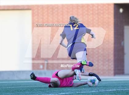 Thumbnail 3 in Midlothian vs. Highland Park (UIL 5A Quarterfinal Playoff) photogallery.