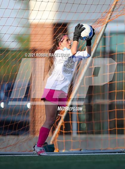 Thumbnail 3 in Midlothian vs. Highland Park (UIL 5A Quarterfinal Playoff) photogallery.