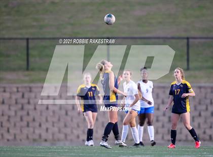 Thumbnail 2 in Midlothian vs. Highland Park (UIL 5A Quarterfinal Playoff) photogallery.