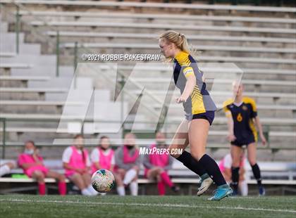 Thumbnail 2 in Midlothian vs. Highland Park (UIL 5A Quarterfinal Playoff) photogallery.