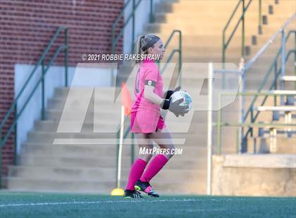 Thumbnail 2 in Midlothian vs. Highland Park (UIL 5A Quarterfinal Playoff) photogallery.