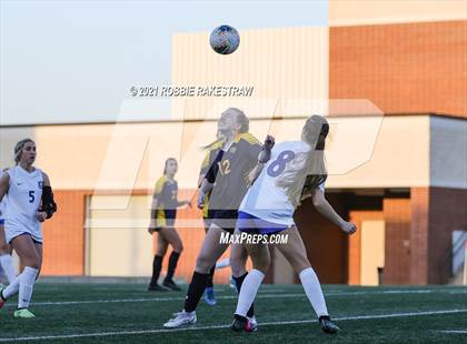 Thumbnail 2 in Midlothian vs. Highland Park (UIL 5A Quarterfinal Playoff) photogallery.