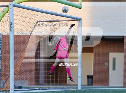 Thumbnail 3 in Midlothian vs. Highland Park (UIL 5A Quarterfinal Playoff) photogallery.