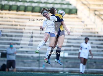 Thumbnail 1 in Midlothian vs. Highland Park (UIL 5A Quarterfinal Playoff) photogallery.