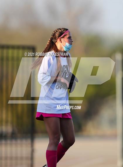 Thumbnail 2 in Midlothian vs. Highland Park (UIL 5A Quarterfinal Playoff) photogallery.