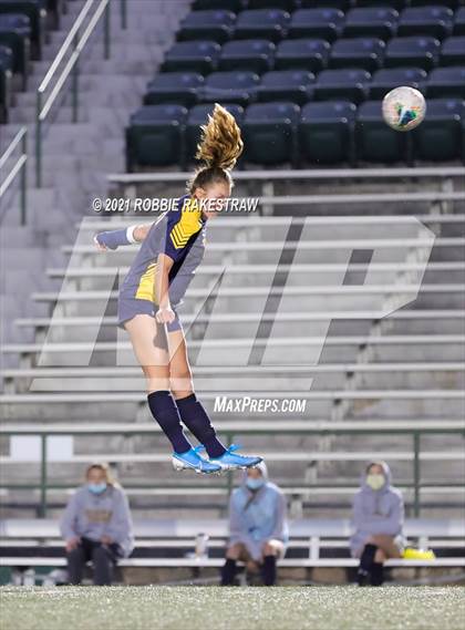 Thumbnail 3 in Midlothian vs. Highland Park (UIL 5A Quarterfinal Playoff) photogallery.