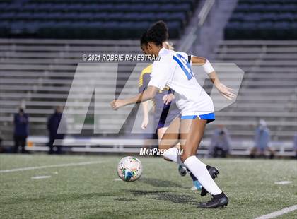 Thumbnail 2 in Midlothian vs. Highland Park (UIL 5A Quarterfinal Playoff) photogallery.