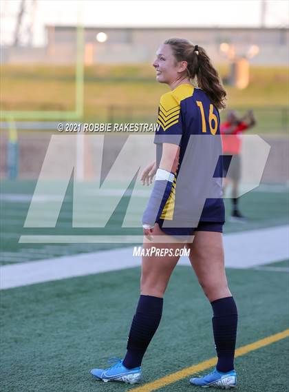 Thumbnail 3 in Midlothian vs. Highland Park (UIL 5A Quarterfinal Playoff) photogallery.