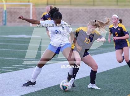 Thumbnail 3 in Midlothian vs. Highland Park (UIL 5A Quarterfinal Playoff) photogallery.