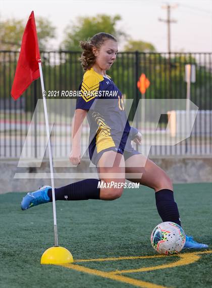 Thumbnail 2 in Midlothian vs. Highland Park (UIL 5A Quarterfinal Playoff) photogallery.