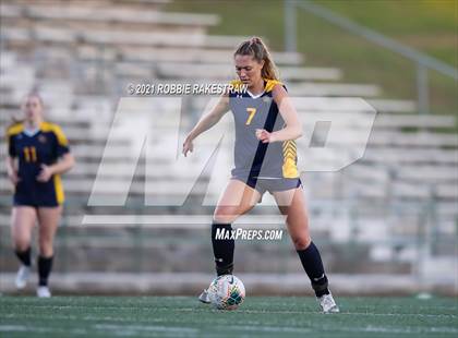 Thumbnail 3 in Midlothian vs. Highland Park (UIL 5A Quarterfinal Playoff) photogallery.