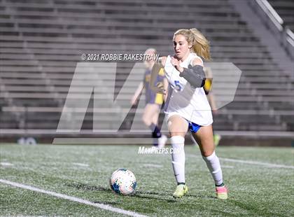 Thumbnail 2 in Midlothian vs. Highland Park (UIL 5A Quarterfinal Playoff) photogallery.