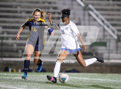 Thumbnail 3 in Midlothian vs. Highland Park (UIL 5A Quarterfinal Playoff) photogallery.