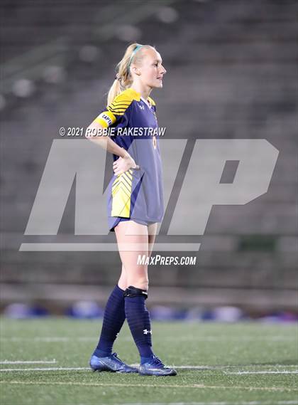 Thumbnail 3 in Midlothian vs. Highland Park (UIL 5A Quarterfinal Playoff) photogallery.