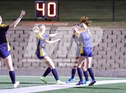 Thumbnail 1 in Midlothian vs. Highland Park (UIL 5A Quarterfinal Playoff) photogallery.