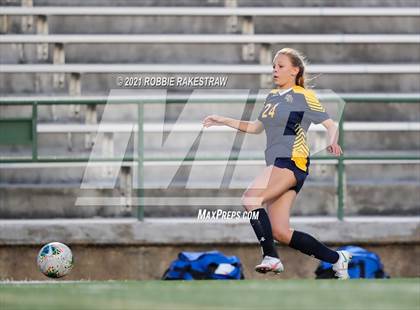 Thumbnail 3 in Midlothian vs. Highland Park (UIL 5A Quarterfinal Playoff) photogallery.