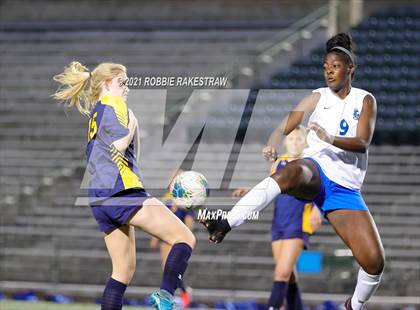 Thumbnail 3 in Midlothian vs. Highland Park (UIL 5A Quarterfinal Playoff) photogallery.