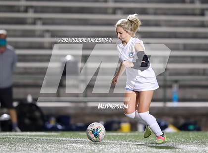 Thumbnail 2 in Midlothian vs. Highland Park (UIL 5A Quarterfinal Playoff) photogallery.