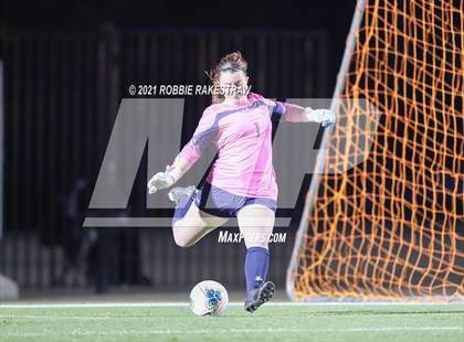Thumbnail 3 in Midlothian vs. Highland Park (UIL 5A Quarterfinal Playoff) photogallery.