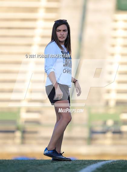 Thumbnail 1 in Midlothian vs. Highland Park (UIL 5A Quarterfinal Playoff) photogallery.