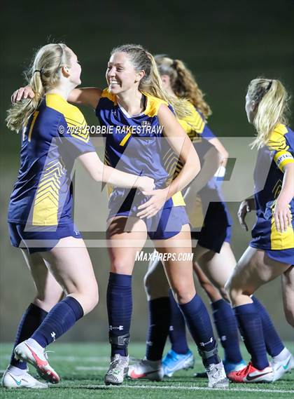 Thumbnail 3 in Midlothian vs. Highland Park (UIL 5A Quarterfinal Playoff) photogallery.