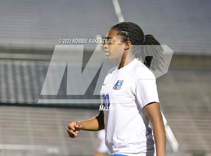 Thumbnail 3 in Midlothian vs. Highland Park (UIL 5A Quarterfinal Playoff) photogallery.