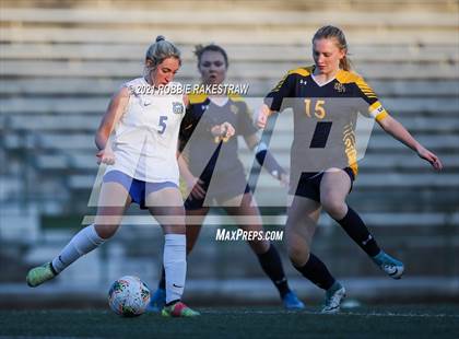 Thumbnail 3 in Midlothian vs. Highland Park (UIL 5A Quarterfinal Playoff) photogallery.