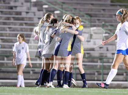 Thumbnail 2 in Midlothian vs. Highland Park (UIL 5A Quarterfinal Playoff) photogallery.