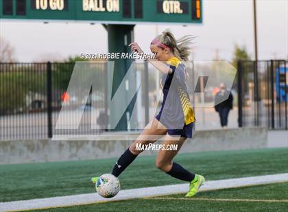 Thumbnail 3 in Midlothian vs. Highland Park (UIL 5A Quarterfinal Playoff) photogallery.
