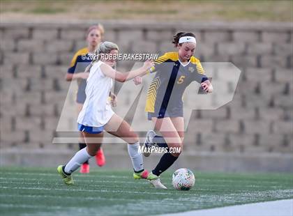 Thumbnail 2 in Midlothian vs. Highland Park (UIL 5A Quarterfinal Playoff) photogallery.