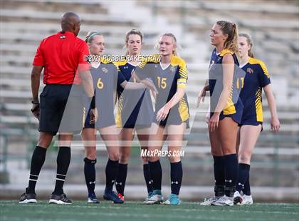 Thumbnail 2 in Midlothian vs. Highland Park (UIL 5A Quarterfinal Playoff) photogallery.