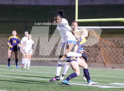 Thumbnail 3 in Midlothian vs. Highland Park (UIL 5A Quarterfinal Playoff) photogallery.