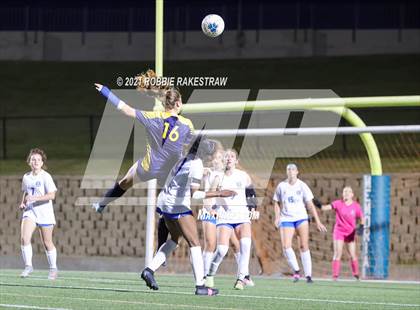 Thumbnail 2 in Midlothian vs. Highland Park (UIL 5A Quarterfinal Playoff) photogallery.