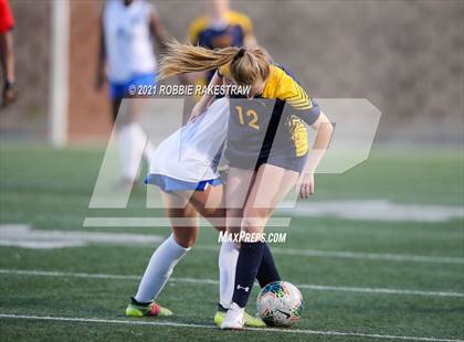 Thumbnail 3 in Midlothian vs. Highland Park (UIL 5A Quarterfinal Playoff) photogallery.