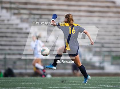Thumbnail 1 in Midlothian vs. Highland Park (UIL 5A Quarterfinal Playoff) photogallery.