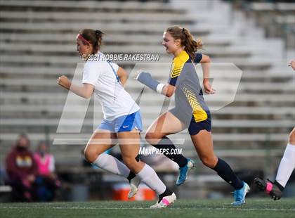 Thumbnail 2 in Midlothian vs. Highland Park (UIL 5A Quarterfinal Playoff) photogallery.