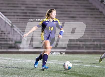 Thumbnail 2 in Midlothian vs. Highland Park (UIL 5A Quarterfinal Playoff) photogallery.