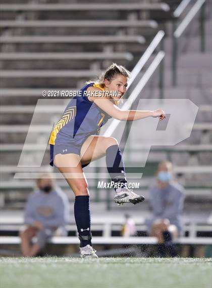 Thumbnail 3 in Midlothian vs. Highland Park (UIL 5A Quarterfinal Playoff) photogallery.