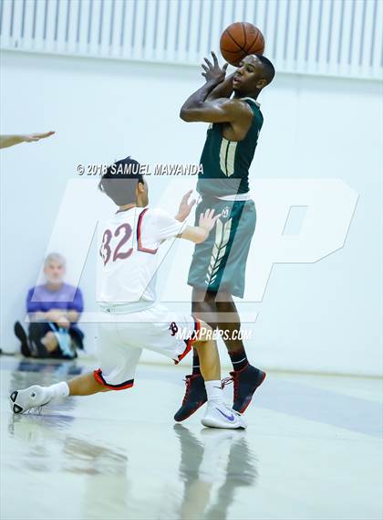 Thumbnail 2 in Brentwood School vs St. Monica photogallery.