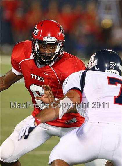 Thumbnail 3 in Cedar Hill vs. Allen (Tom Landry Classic) photogallery.