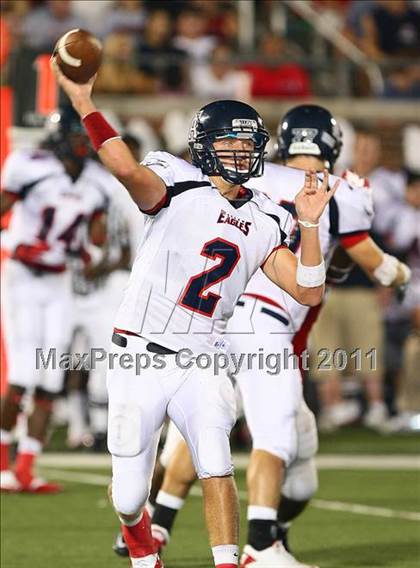 Thumbnail 2 in Cedar Hill vs. Allen (Tom Landry Classic) photogallery.