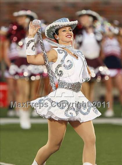 Thumbnail 1 in Cedar Hill vs. Allen (Tom Landry Classic) photogallery.